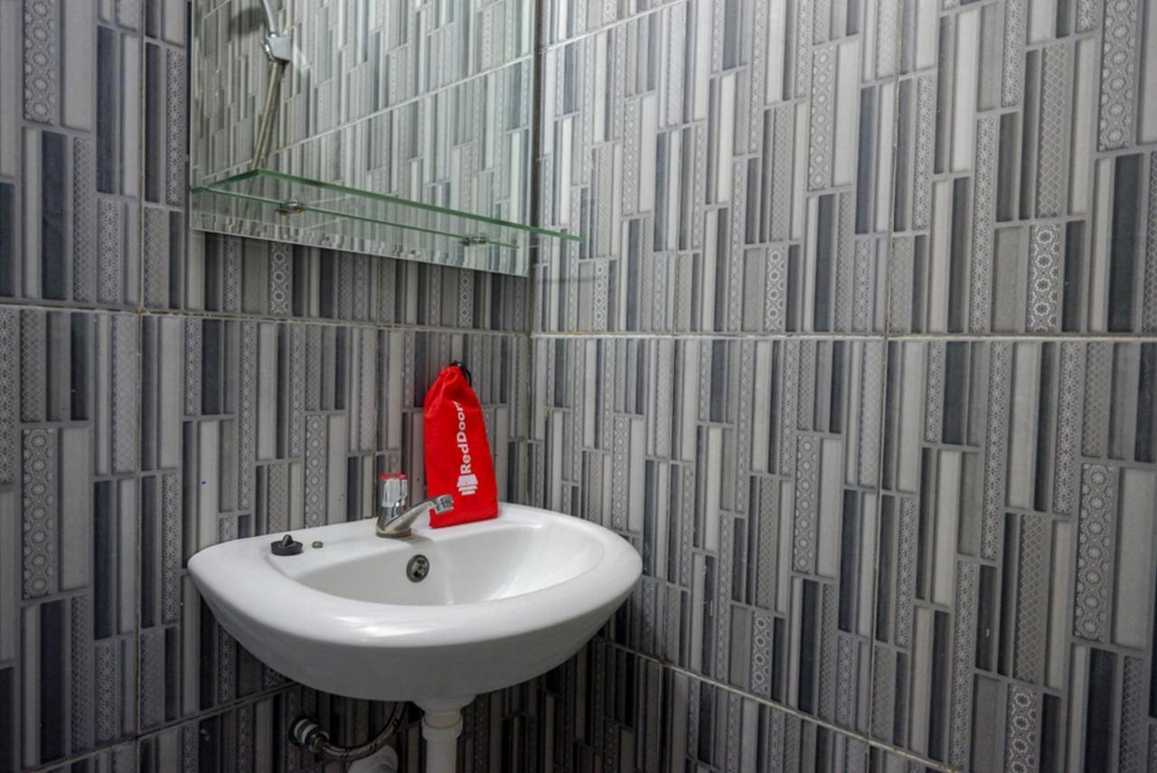 Reddoorz @ Jalan Gatot Subroto Semarang Hotell Eksteriør bilde