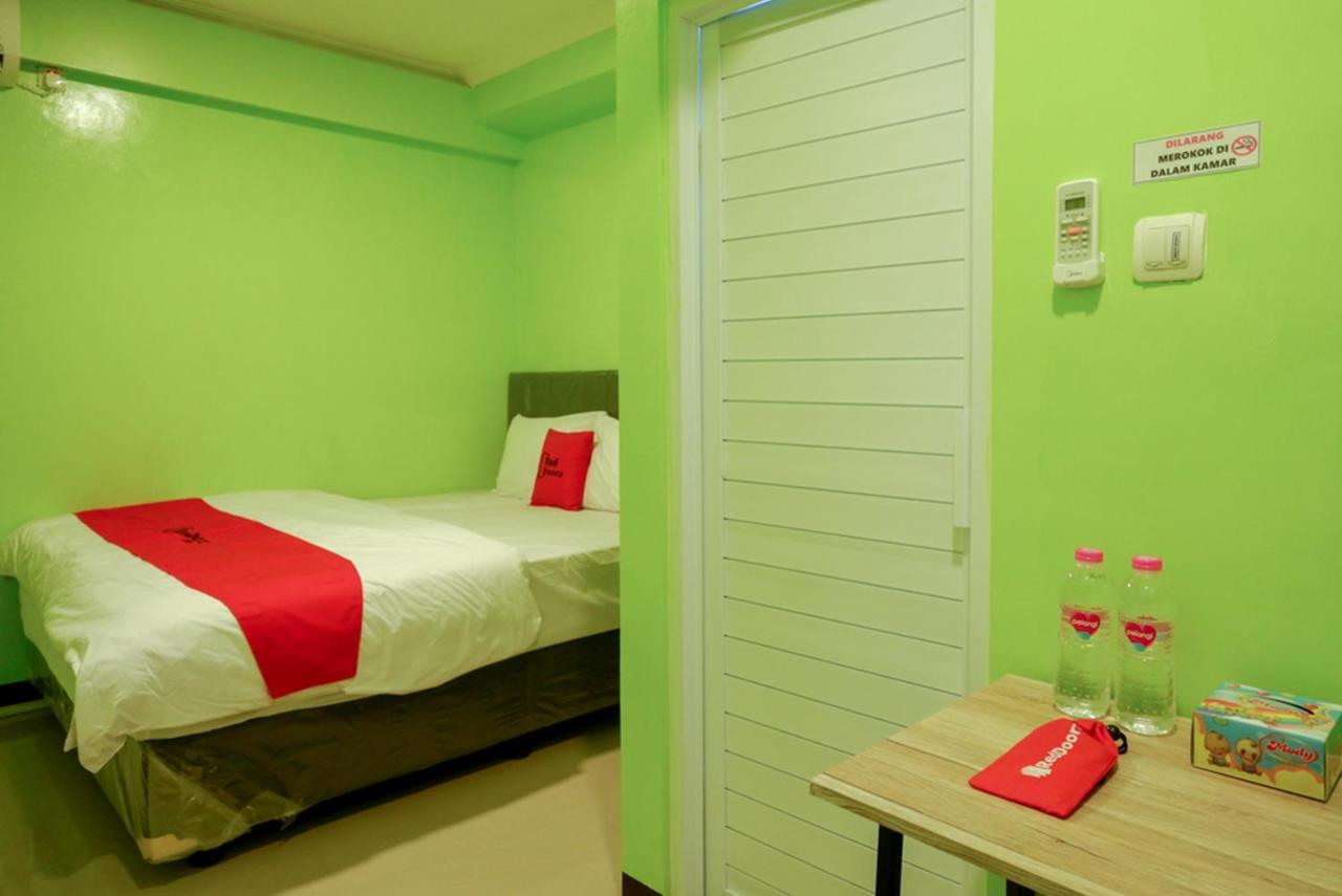Reddoorz @ Jalan Gatot Subroto Semarang Hotell Eksteriør bilde
