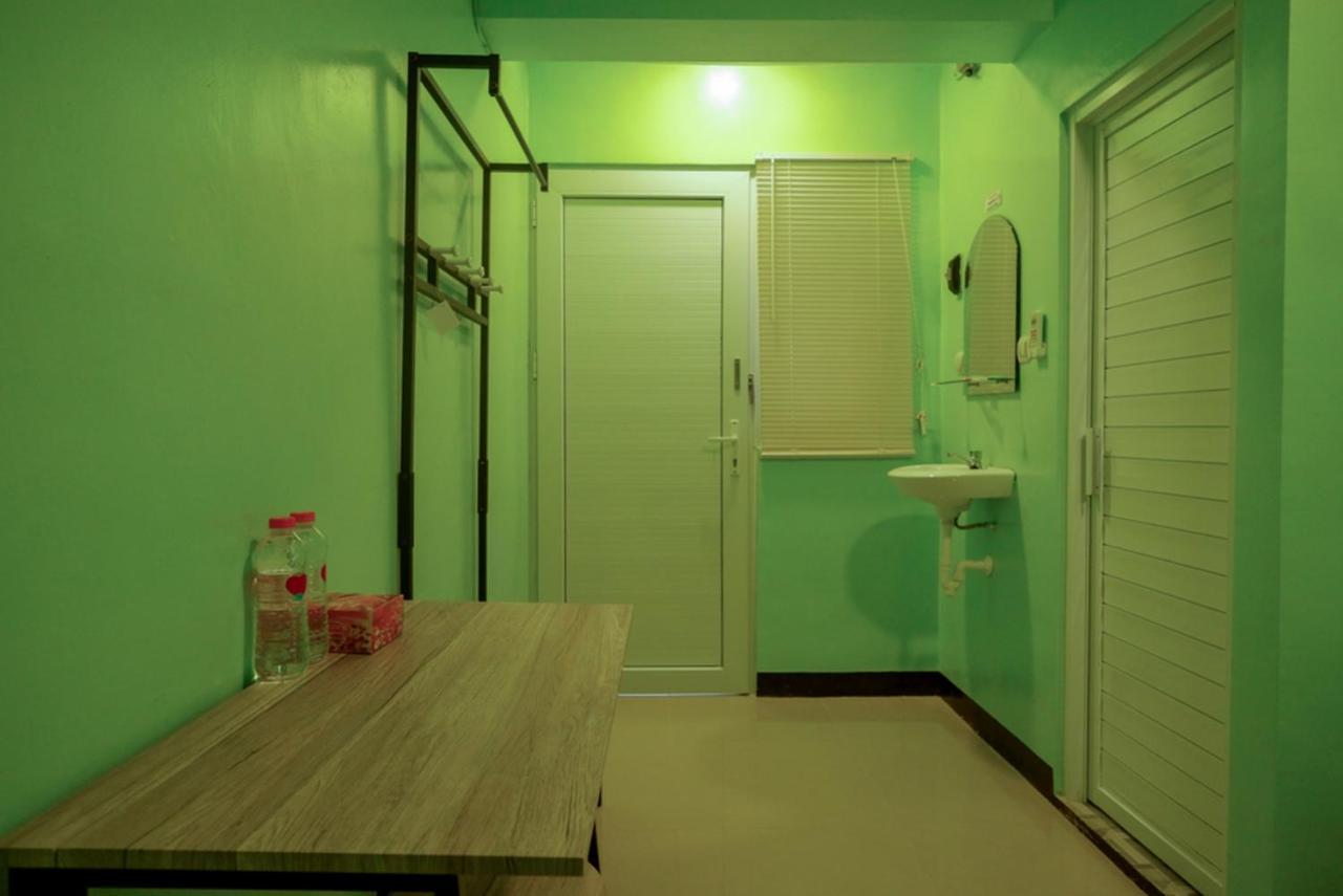 Reddoorz @ Jalan Gatot Subroto Semarang Hotell Eksteriør bilde