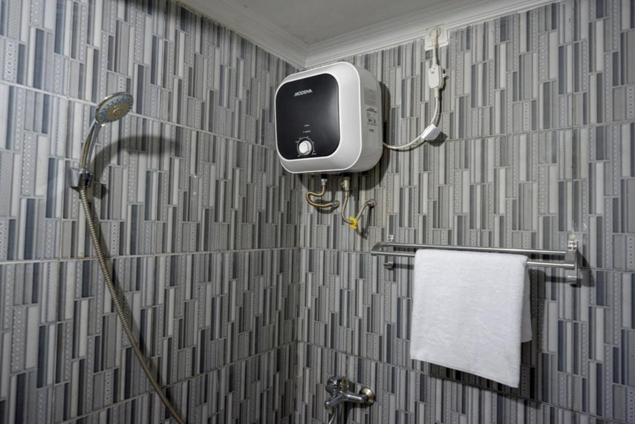 Reddoorz @ Jalan Gatot Subroto Semarang Hotell Eksteriør bilde