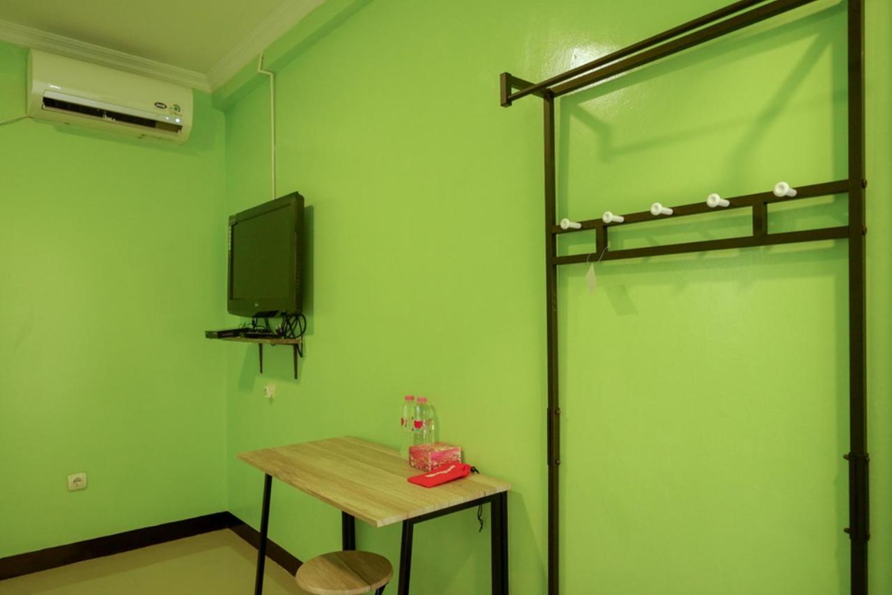 Reddoorz @ Jalan Gatot Subroto Semarang Hotell Eksteriør bilde